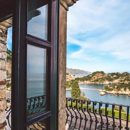 Villa Torre Pirandello 6, Emma Taormina